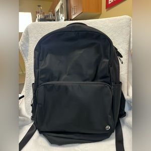 Lululemon Everywhere Backpack 22L